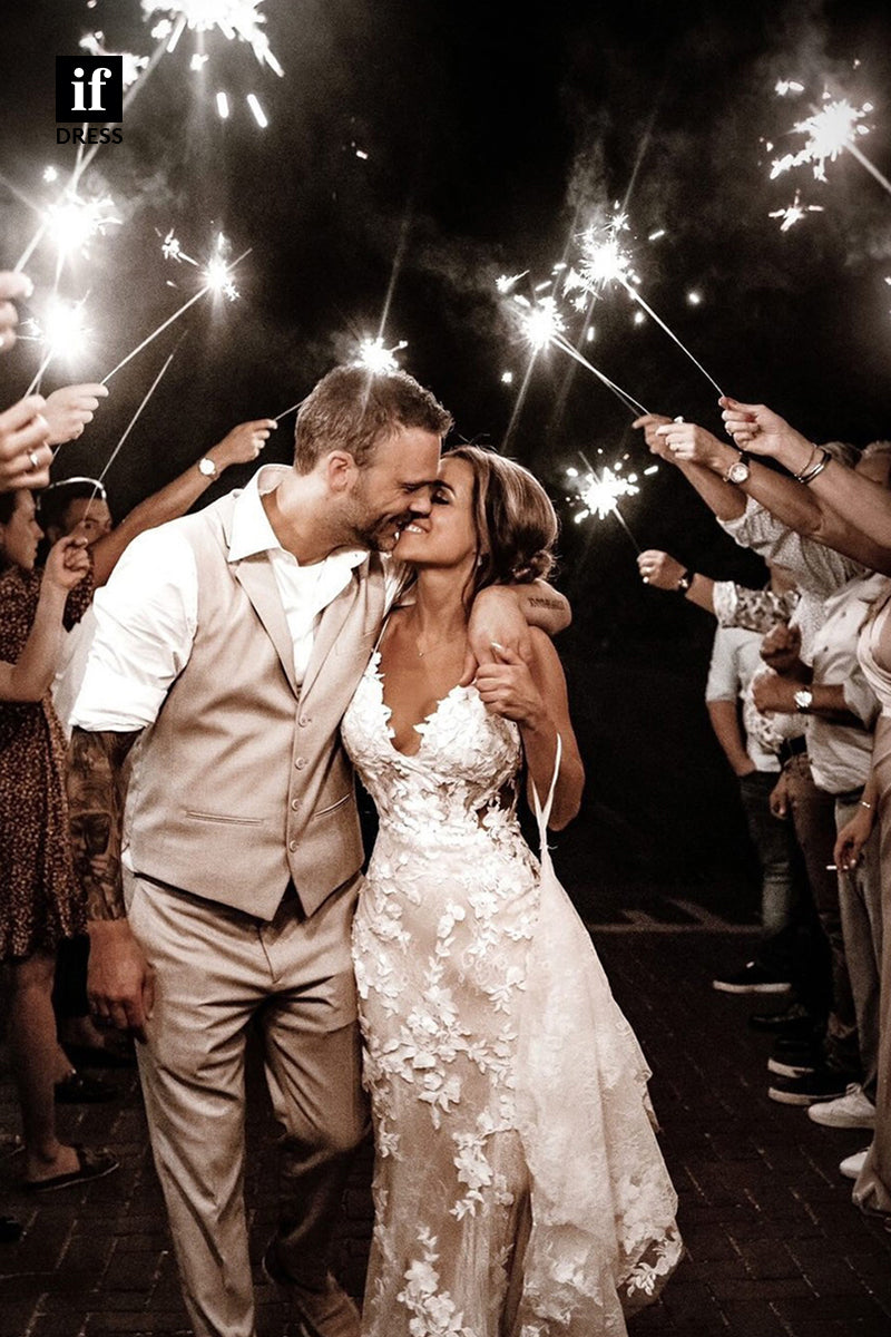 31732 - Exquisite V-Neck Laxe Appliques Sheath Beach Wedding Gown